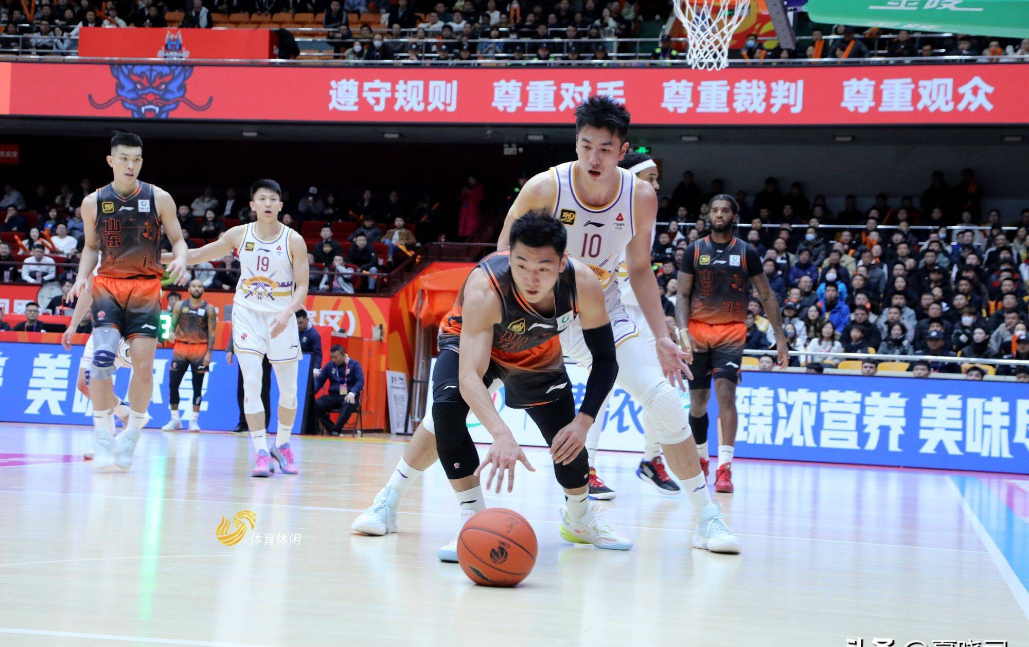 九游体育官方网站-关于窗口期英超传出新动向,山东男篮造点机会,管理层表态——话题不断,阵容厚度经受考验的信息