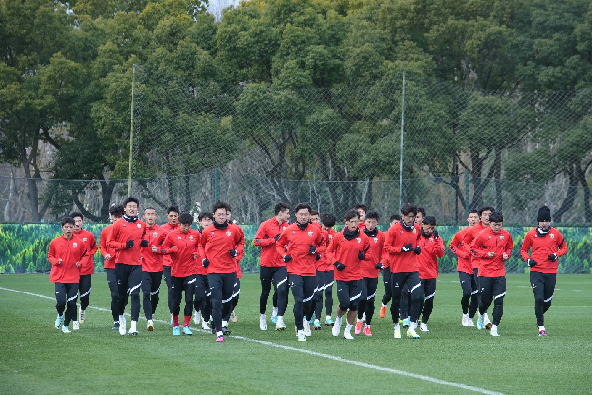 九游体育官方网站-转会期华盛顿奇才备战欧联，调整名单细节曝光，引发热议，训练强度明显提升(转会市场黑名单球员)