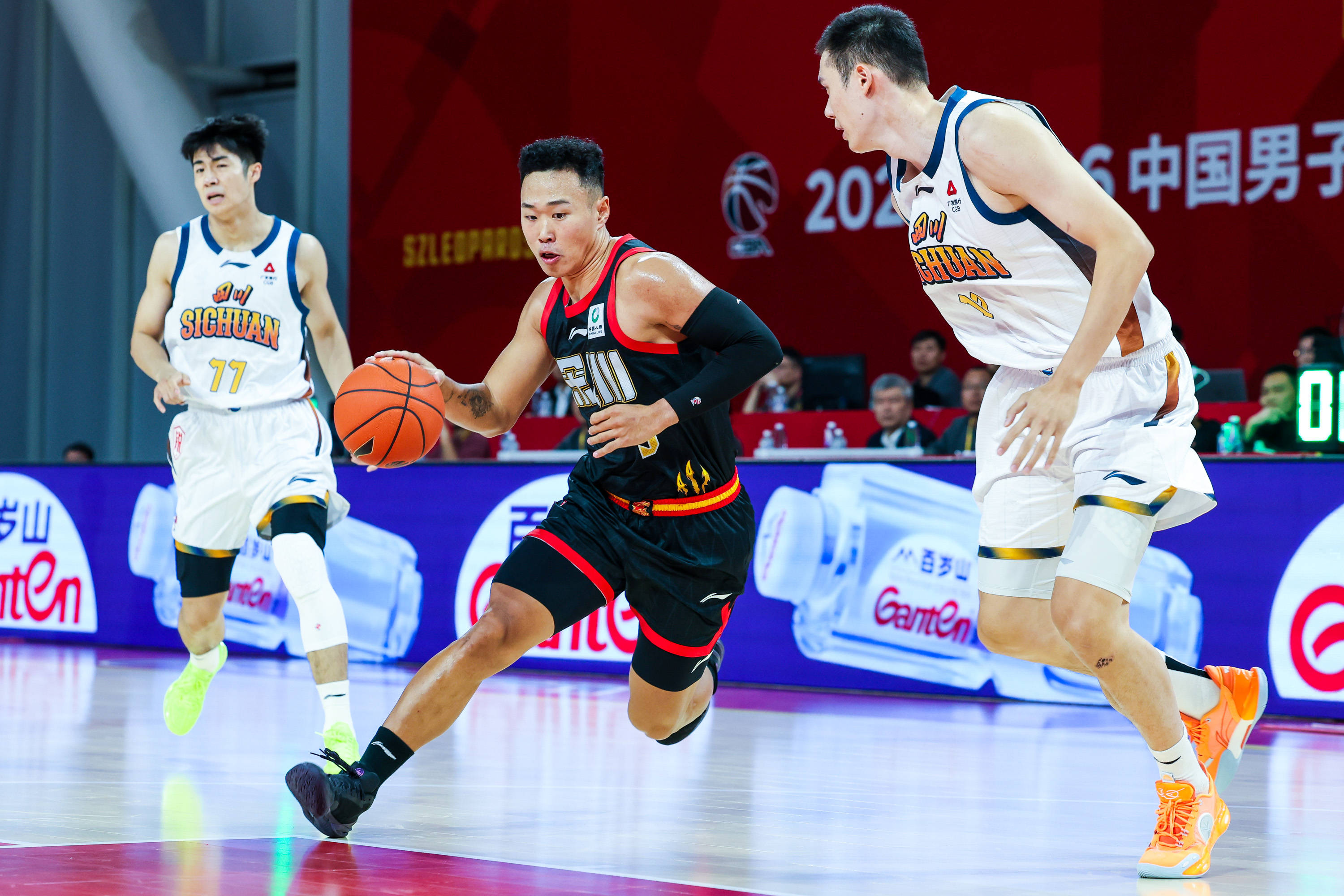 九游体育官网-关于清晨广州队备战CBA常规赛尤文图斯加时末段门线救险，这一次真的阿扎伦卡连续二十场比赛得分超过逆转的信息